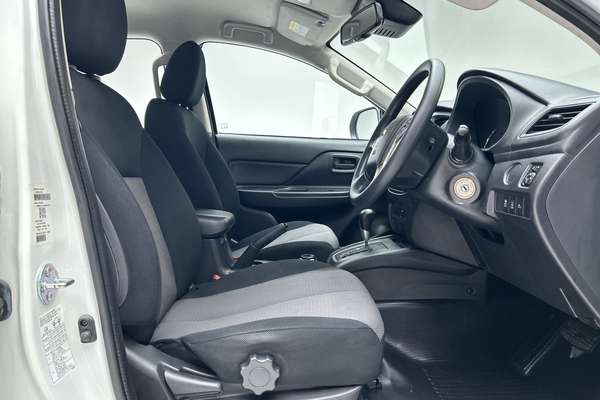 2022 Mitsubishi Triton GLX MR 4X4 thumb-11