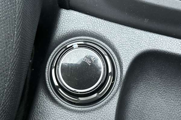 2022 Mitsubishi Triton GLX MR 4X4 thumb-16