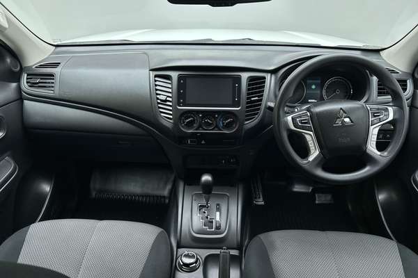 2022 Mitsubishi Triton GLX MR 4X4 thumb-18