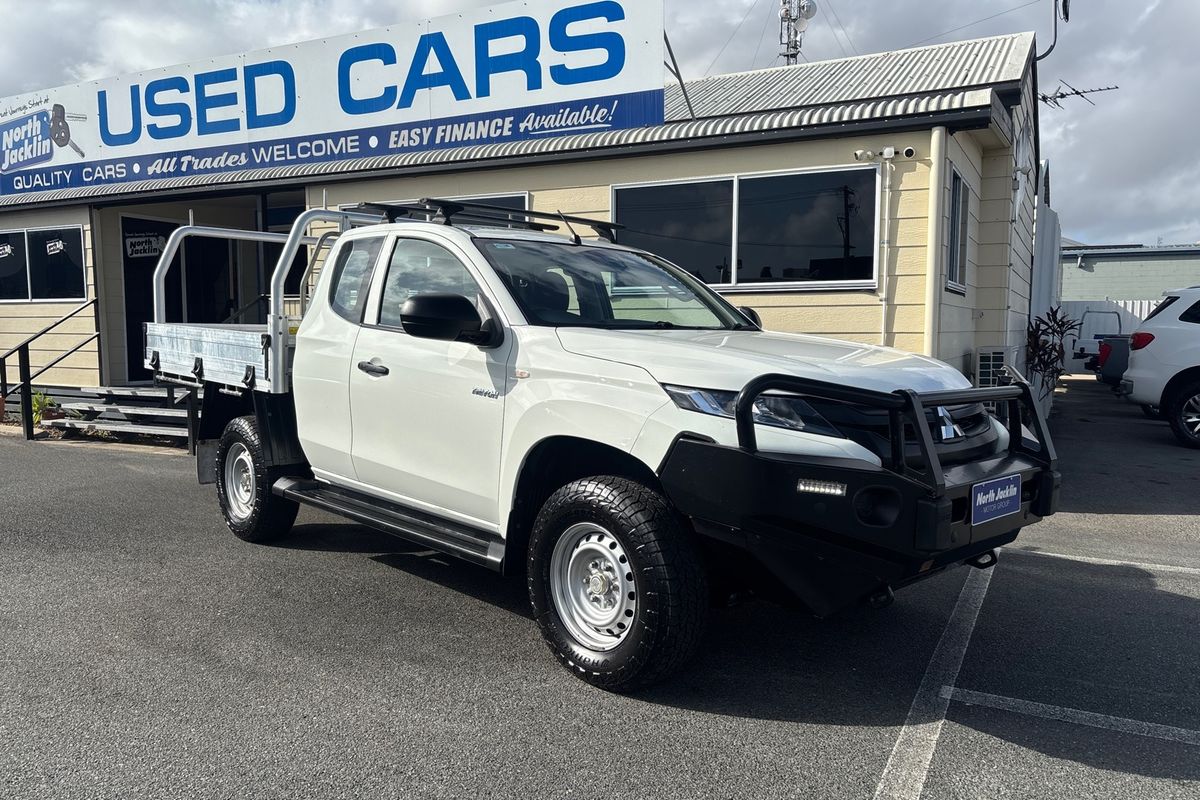 2023 Mitsubishi Triton GLX MR 4X4
