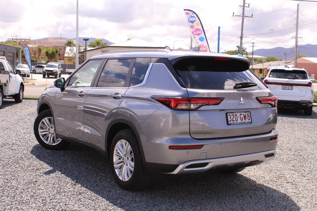 2022 Mitsubishi Outlander LS ZM