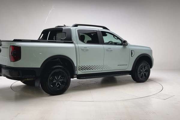 2025 Ford Ranger PHEV Stormtrak 4X4 2.3L thumb-2