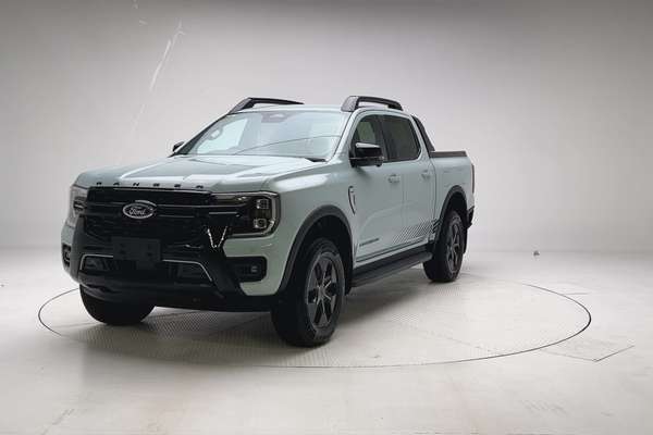 2025 Ford Ranger PHEV Stormtrak 4X4 2.3L thumb-5