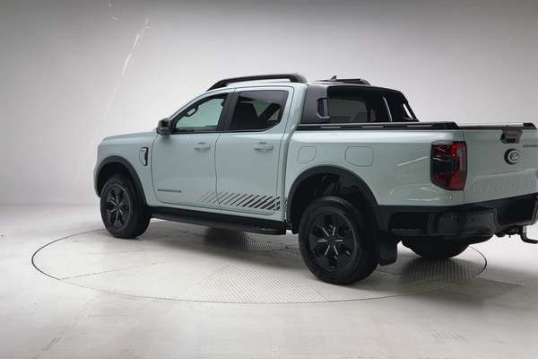 2025 Ford Ranger PHEV Stormtrak 4X4 2.3L thumb-8