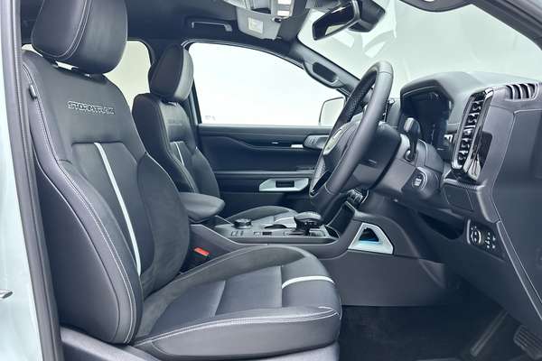 2025 Ford Ranger PHEV Stormtrak 4X4 2.3L thumb-12