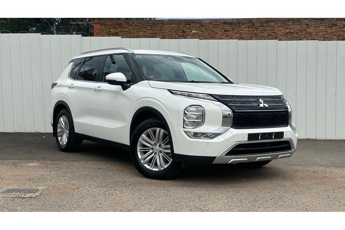 2023 Mitsubishi Outlander LS ZM