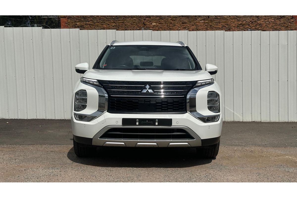 2023 Mitsubishi Outlander LS ZM