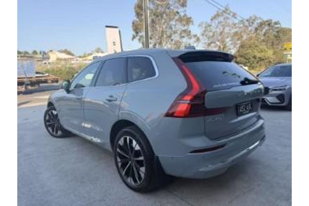 2025 Volvo XC60 Plus B5 Bright