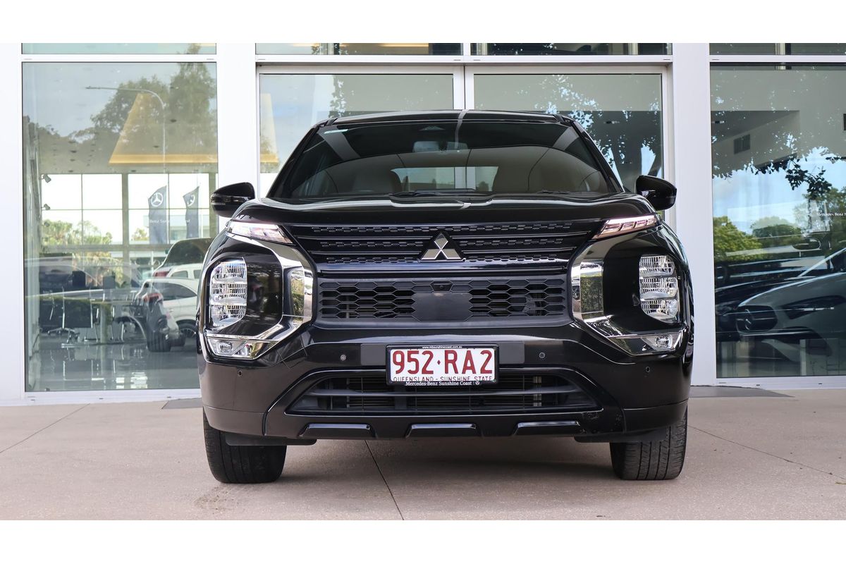 2023 Mitsubishi Outlander LS Black Edition ZM