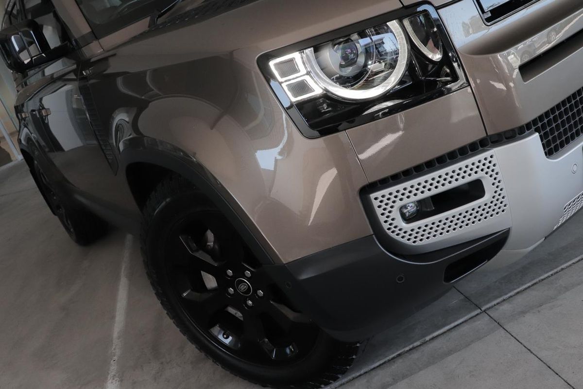 2021 Land Rover Defender 110 D300 HSE L663