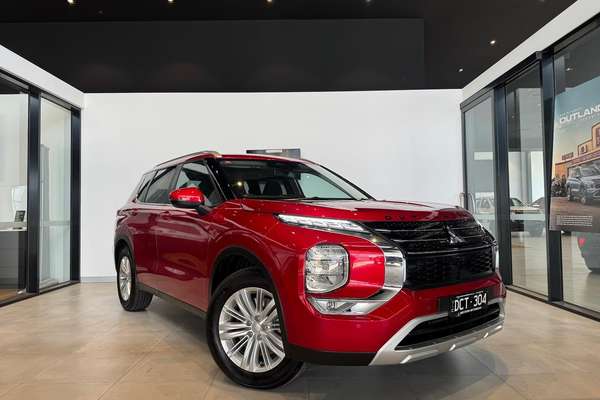 2024 Mitsubishi Outlander LS ZM