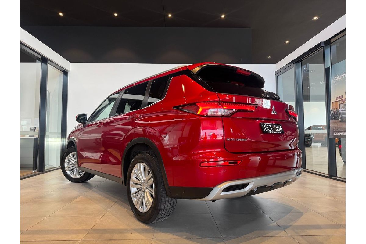 2024 Mitsubishi Outlander LS ZM