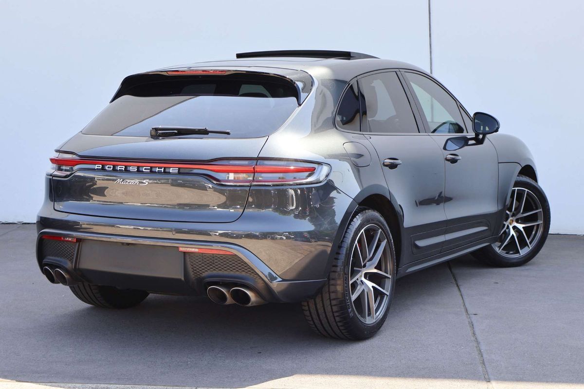 2022 Porsche Macan S 95B