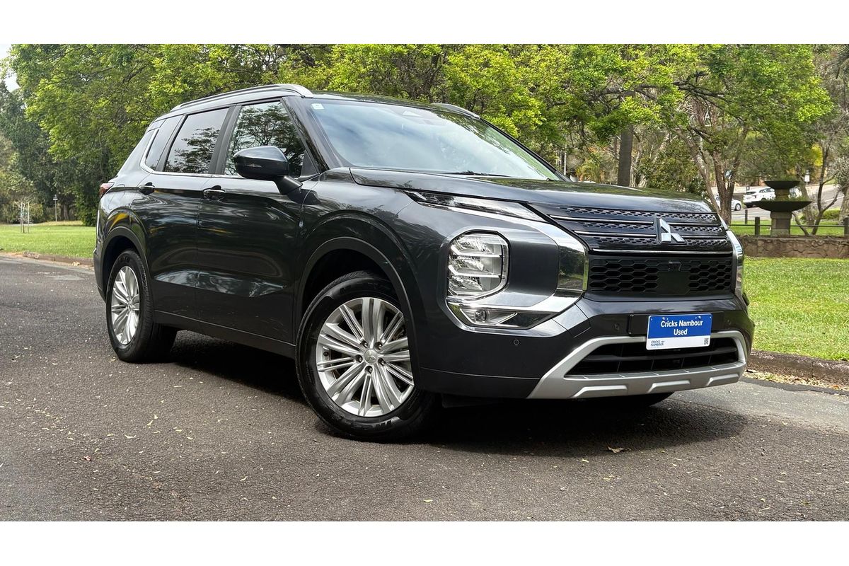 2024 Mitsubishi Outlander LS ZM