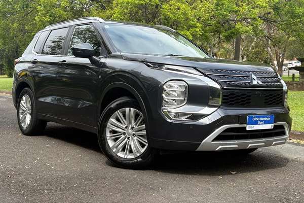 2024 Mitsubishi Outlander LS ZM