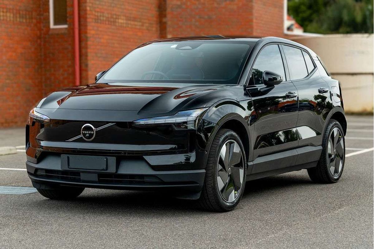2026 Volvo EX30 Single Motor Extended Range Ultra