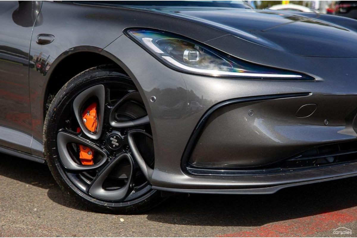 2026 MG IM5 Platinum P12L