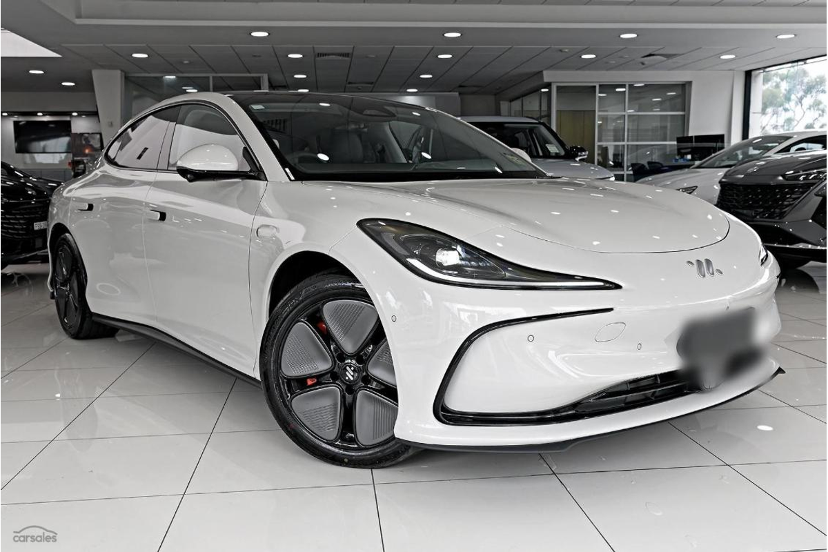 2026 MG IM5 Premium P12L