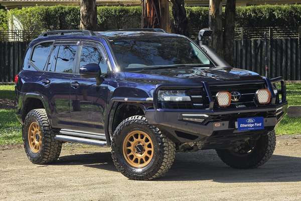 2023 Toyota Landcruiser GXL FJA300R