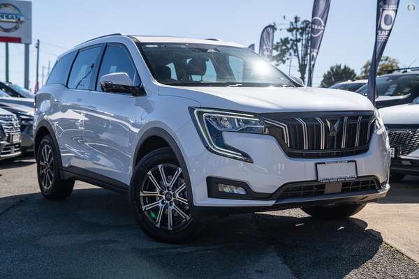 2025 Mahindra XUV700 AX7L