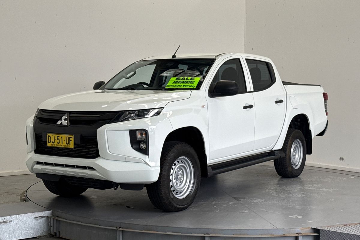 2023 Mitsubishi Triton GLX MR