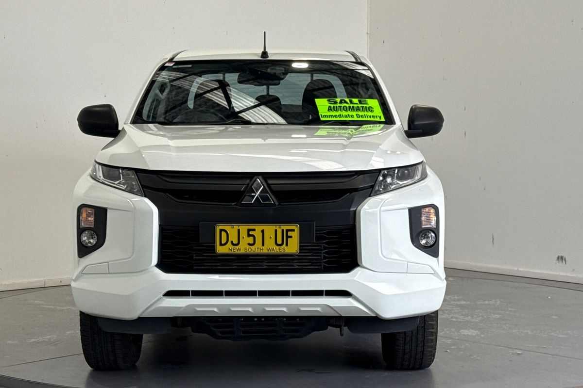 2023 Mitsubishi Triton GLX MR