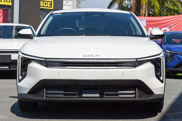 2026 Kia K4 S CL4m thumb-2