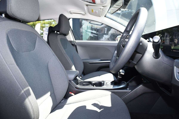 2026 Kia K4 S CL4m thumb-6