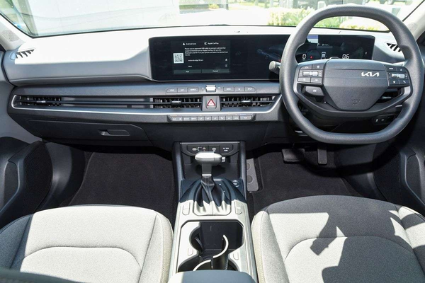 2026 Kia K4 S CL4m thumb-12