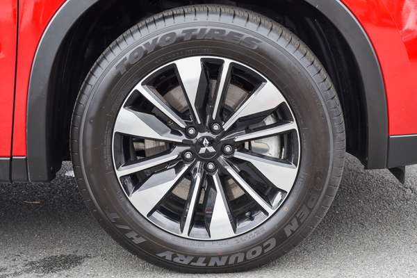 2025 Mitsubishi Outlander LS ZM thumb-3