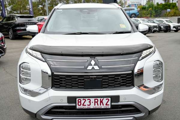 2025 Mitsubishi Outlander LS ZM thumb-2