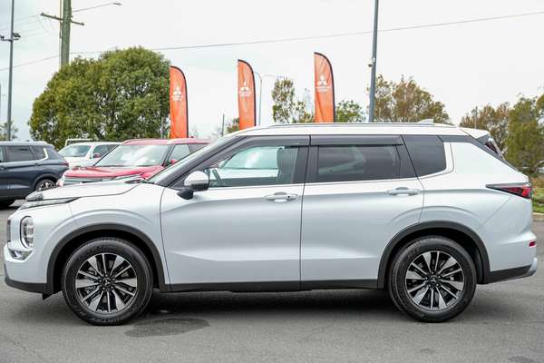 2025 Mitsubishi Outlander LS ZM thumb-4
