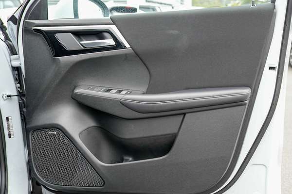 2025 Mitsubishi Outlander LS ZM thumb-16