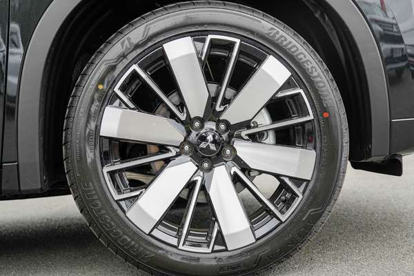 2026 Mitsubishi Outlander Exceed Tourer ZM thumb-3