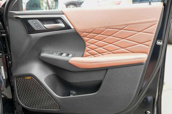 2026 Mitsubishi Outlander Exceed Tourer ZM thumb-16