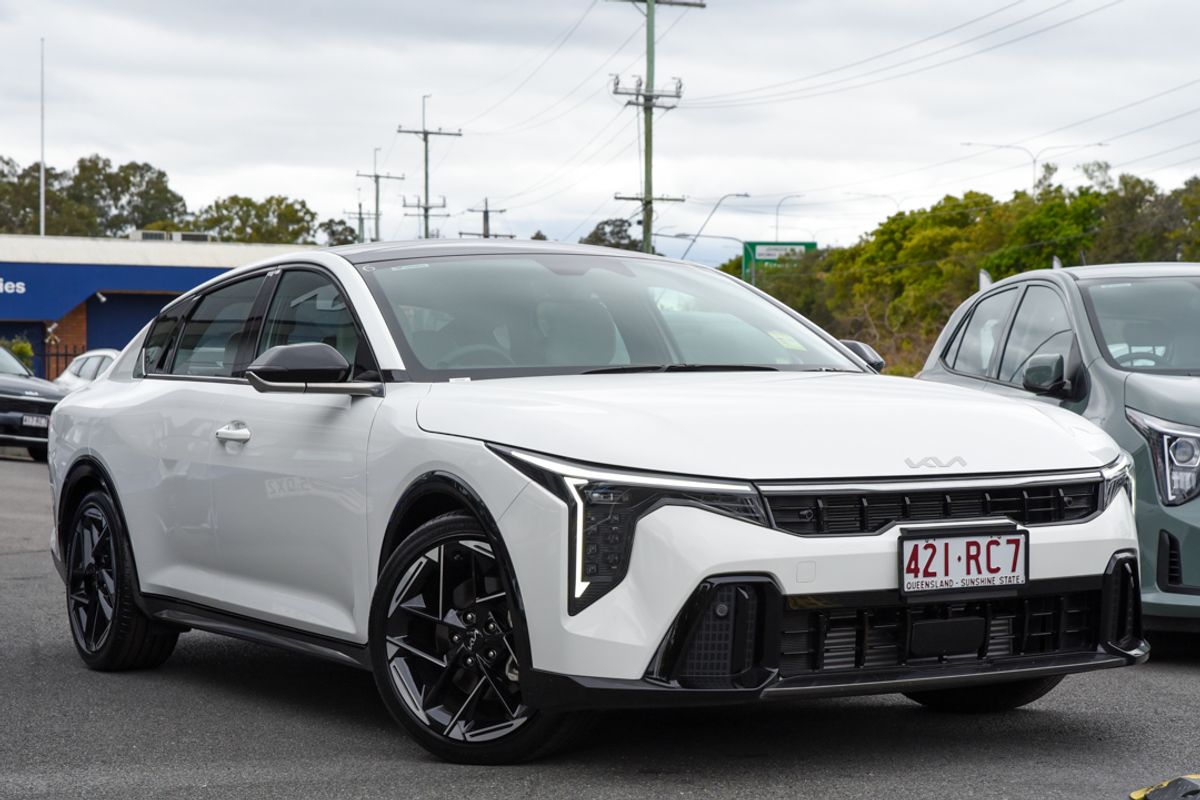 2025 Kia K4 GT-Line CL4m
