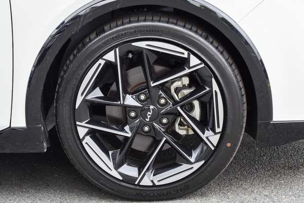 2025 Kia K4 GT-Line CL4m thumb-3