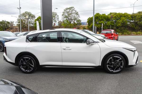2025 Kia K4 GT-Line CL4m thumb-4