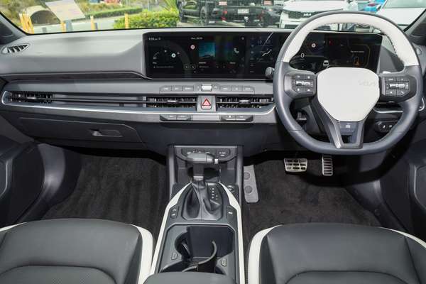 2025 Kia K4 GT-Line CL4m thumb-16
