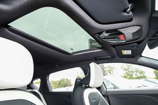 2025 Kia K4 GT-Line CL4m thumb-14