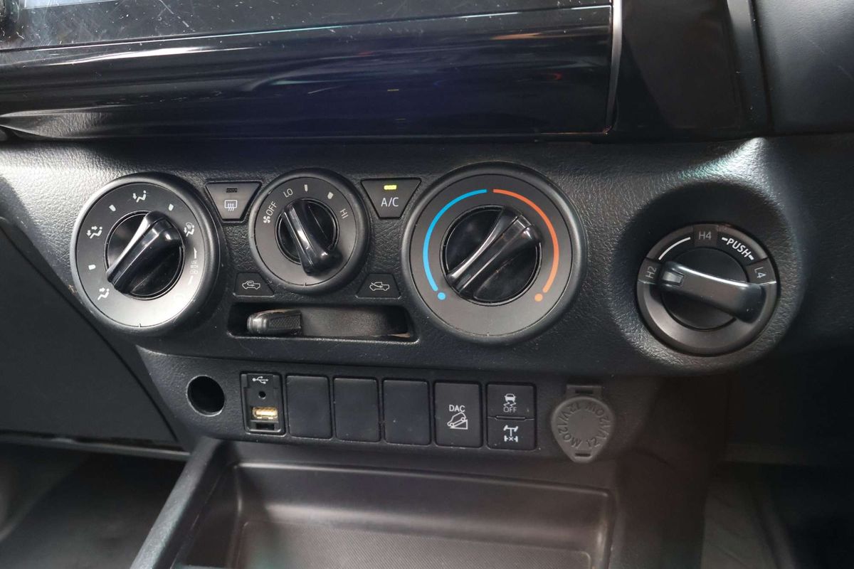 2022 Toyota Hilux SR GUN126R 4X4 image 6