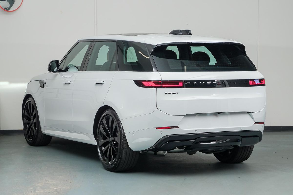 2026 Land Rover Range Rover Sport D250 Dynamic SE L461