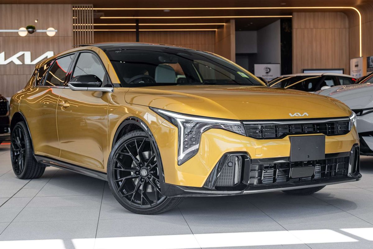 2025 Kia K4 GT-Line CL4m