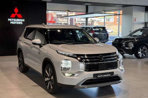 2025 Mitsubishi Outlander PHEV Aspire ZM