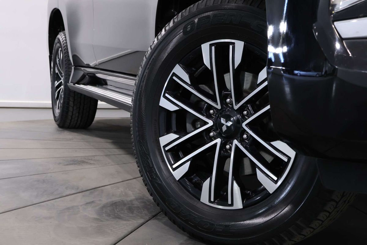 2022 Mitsubishi Pajero Sport GLS QF