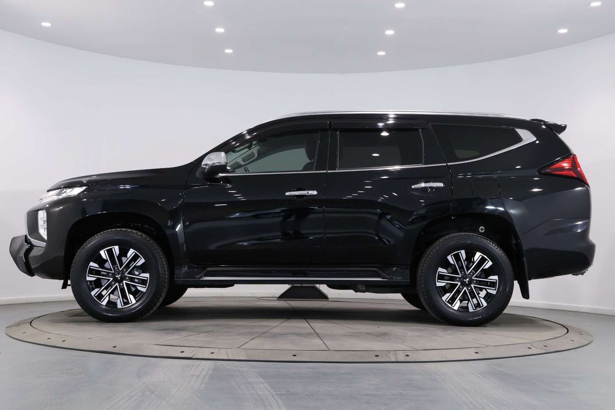 2022 Mitsubishi Pajero Sport GLS QF