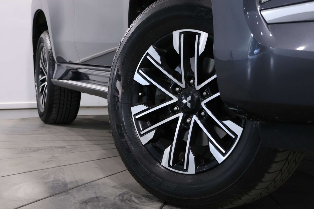 2022 Mitsubishi Pajero Sport GLS QF