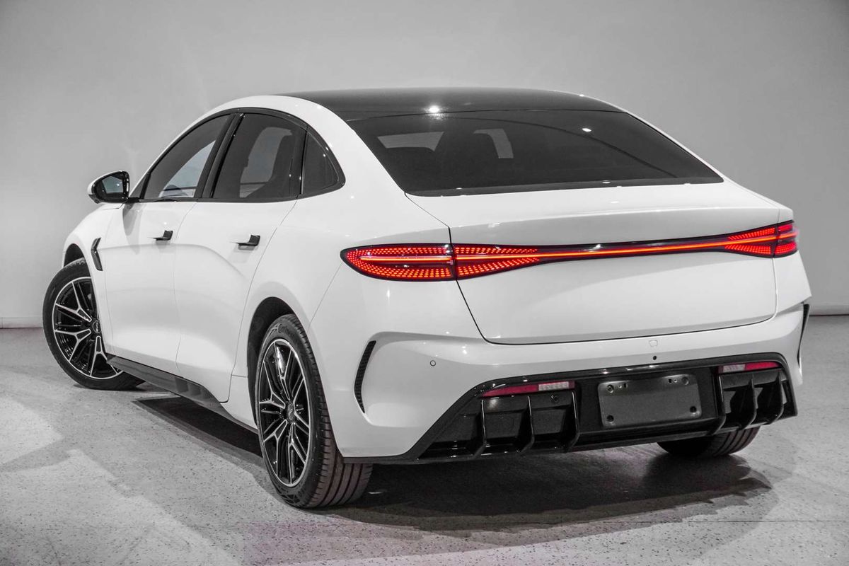 2025 BYD SEAL Premium