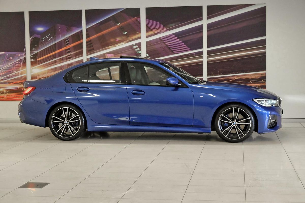 2021 BMW 3 Series 330i Luxury Line G20 image 3
