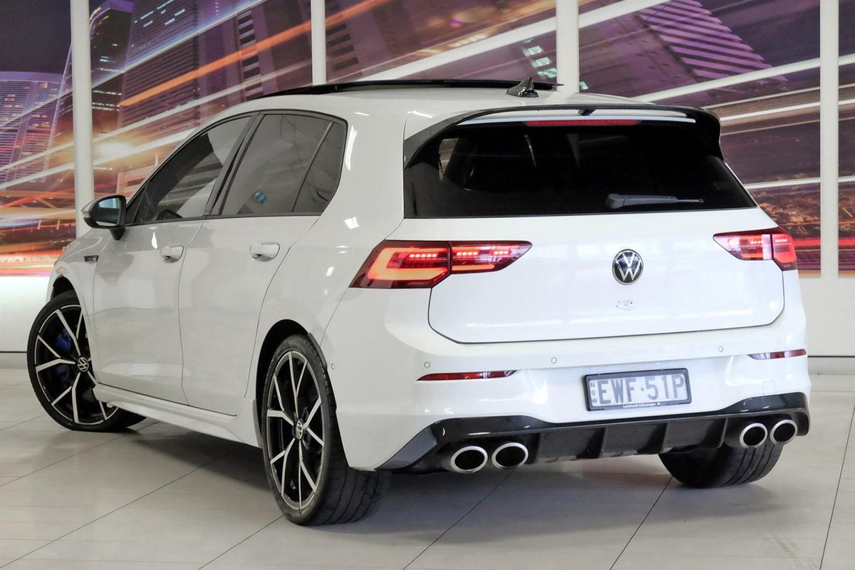 2022 Volkswagen Golf R 8 image 2